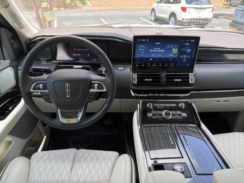Used 2023 Lincoln Navigator L Black Label AWD/4WD image 26
