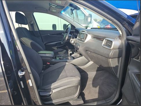 Used 2017 Kia Sorento LX image 27