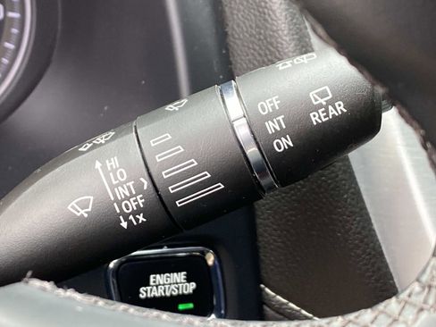 Used 2023 GMC Acadia SLT image 20