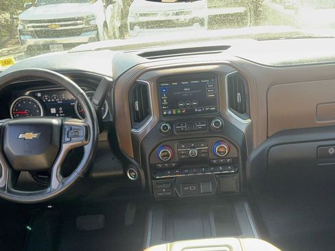 Used 2021 Chevrolet Silverado 2500 High Country w/ Z71 Off-Road Package AWD/4WD image 17