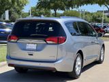 Used 2020 Chrysler Pacifica Limited image 4