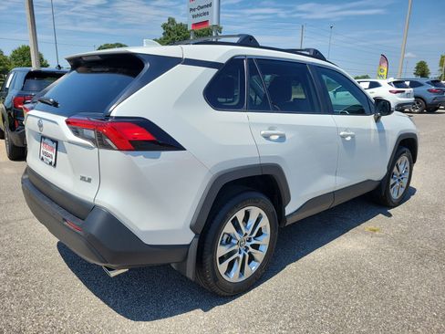 Used 2025 Toyota RAV4 XLE Premium w/ Weather Package FWD image 5