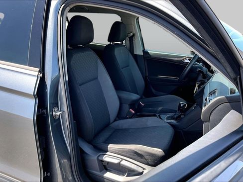 Used 2019 Volkswagen Tiguan S FWD image 3