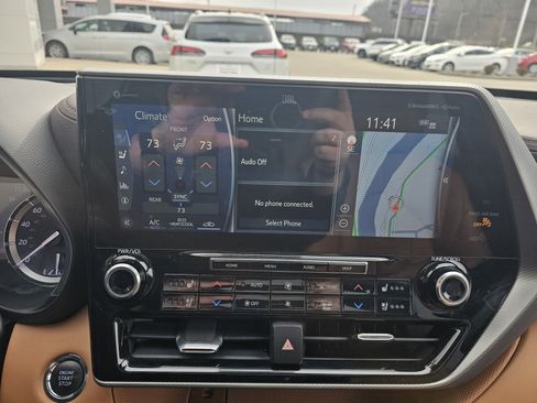 Used 2022 Toyota Highlander Platinum image 23