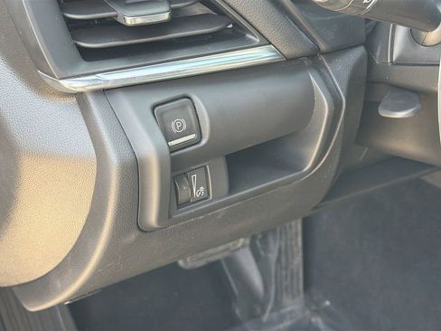 Used 2025 Cadillac CT4 Luxury RWD image 10
