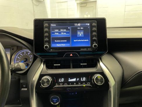 Used 2022 Toyota Venza LE AWD/4WD image 18