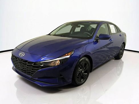 Used 2023 Hyundai Elantra SEL FWD image 9