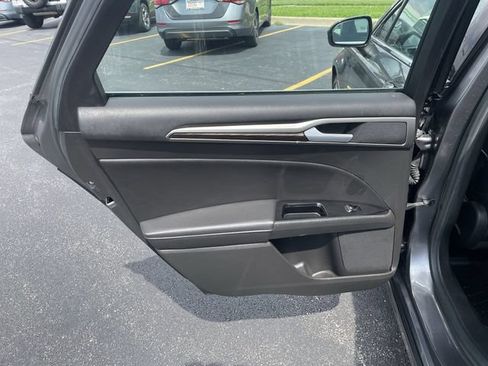Used 2014 Ford Fusion SE w/ Equipment Group 202A FWD image 28