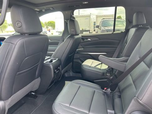 New 2026 Chevrolet Traverse LT FWD image 30