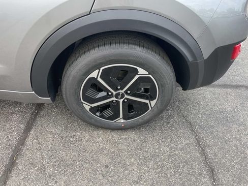 New 2026 Kia Niro LX FWD image 5