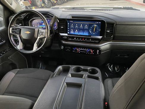 Used 2024 Chevrolet Silverado 2500 LT image 7