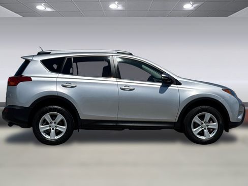 Used 2014 Toyota RAV4 XLE FWD image 8