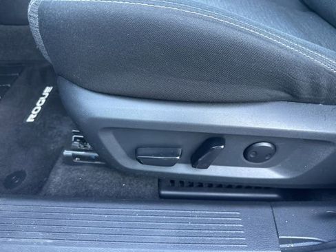 Used 2023 Nissan Rogue SV image 13