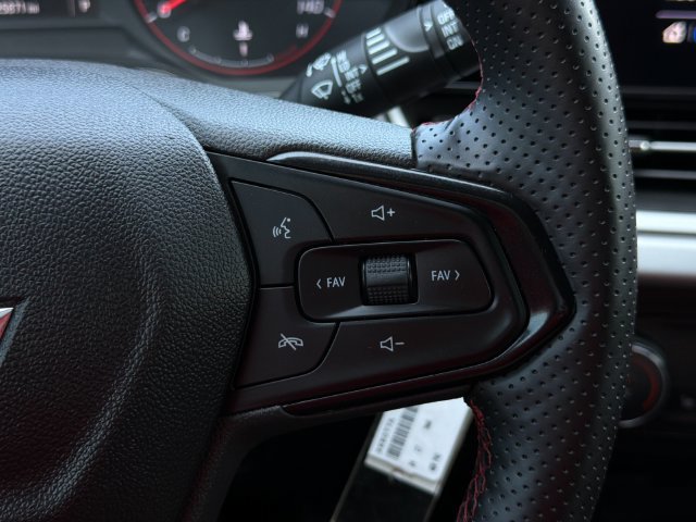 Used 2024 Chevrolet Trax RS FWD image 24