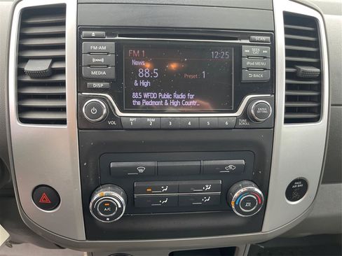 Used 2017 Nissan Frontier SV AWD/4WD image 14