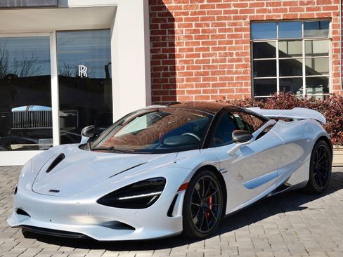 New 2026 McLaren 750S RWD image 18
