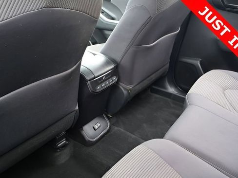 Used 2023 Toyota Highlander LE AWD/4WD image 17