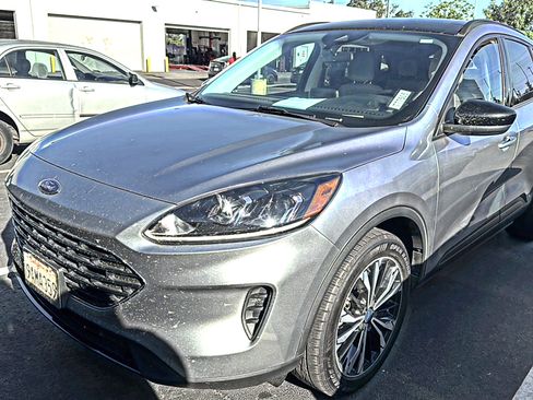 Used 2022 Ford Escape SE w/ SE Sport Appearance Package AWD/4WD image 1