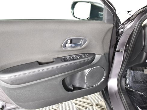 Used 2016 Honda HR-V EX image 35