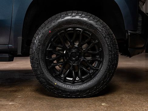 Used 2019 Chevrolet Silverado 1500 LT Trail Boss image 12