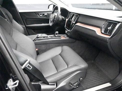 Certified 2024 Volvo V60 B5 Cross Country Plus image 27