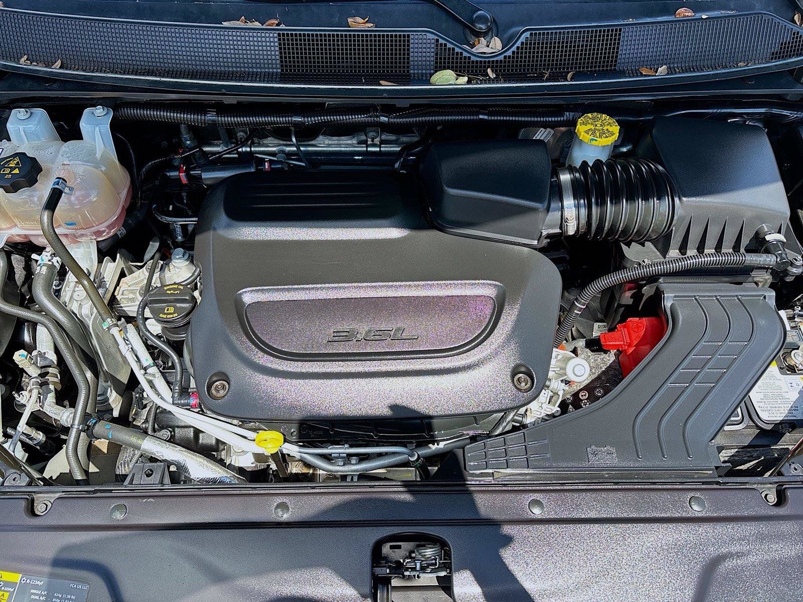Used 2025 Chrysler Pacifica Select FWD image 31