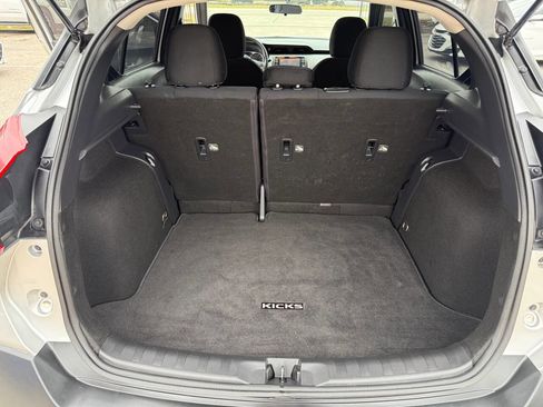 Used 2018 Nissan Kicks S image 18