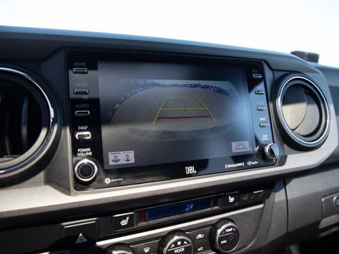 Used 2020 Toyota Tacoma TRD Pro AWD/4WD image 24