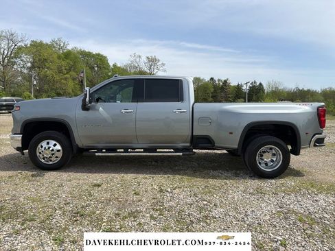 Used 2024 Chevrolet Silverado 3500 LTZ w/ LTZ Plus Package AWD/4WD image 2