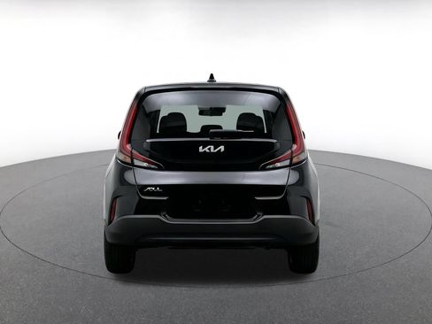 Used 2025 Kia Soul LX w/ LX Technology Package FWD image 8