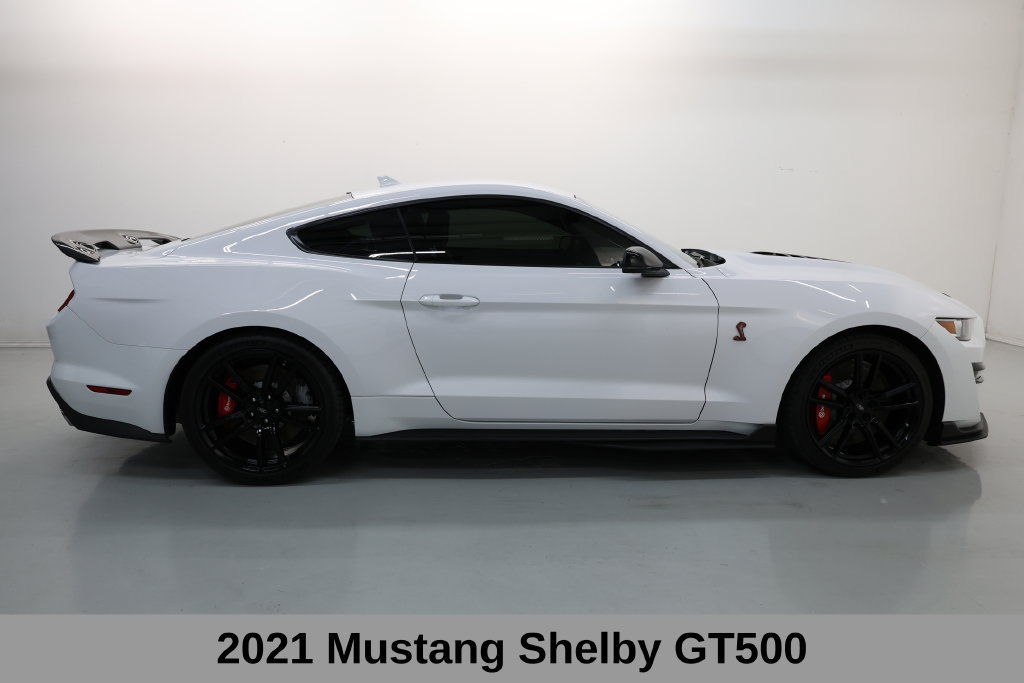 Used 2021 Ford Mustang Shelby GT500 w/ Technology Package RWD image 4