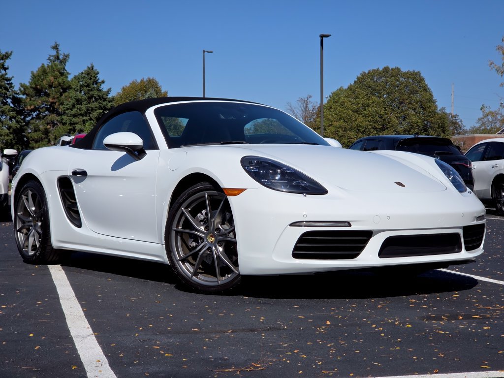 Used 2019 Porsche 718 Boxster RWD image 2