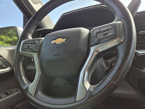 Used 2022 Chevrolet Silverado 1500 LT AWD/4WD image 19