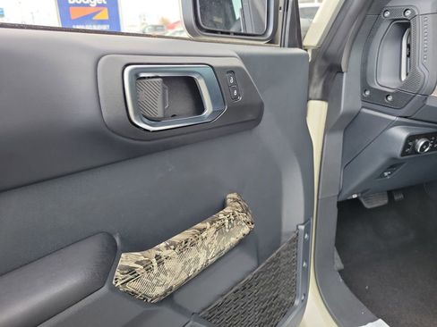 New 2025 Ford Bronco Outer Banks image 19