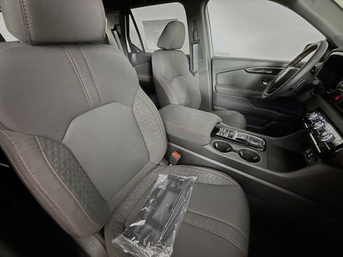 New 2025 Honda Pilot Sport image 34