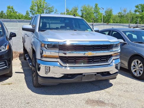 Used 2017 Chevrolet Silverado 1500 LT w/ All Star Edition AWD/4WD image 5