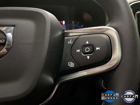 Used 2025 Volvo XC40 B5 Plus image 37