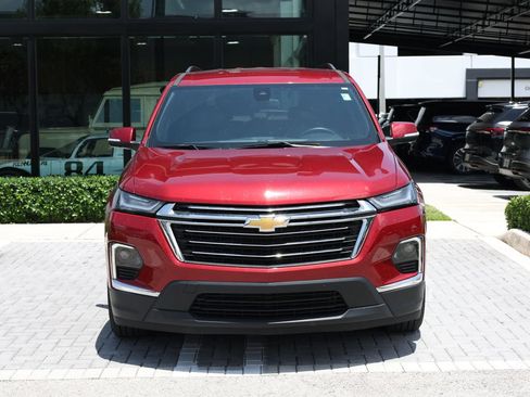 Used 2023 Chevrolet Traverse LT FWD image 3