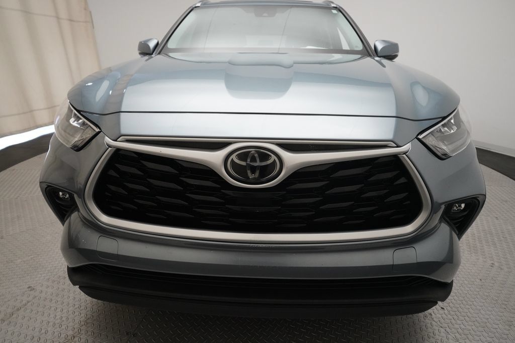 Used 2020 Toyota Highlander XLE FWD image 22