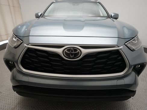Used 2020 Toyota Highlander XLE FWD image 22
