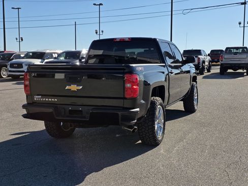 Used 2018 Chevrolet Silverado 1500 Custom w/ Custom Value Package image 8