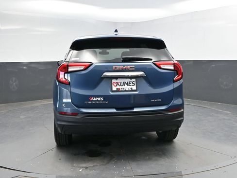 Used 2024 GMC Terrain SLE AWD/4WD image 8