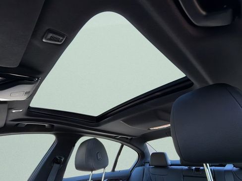 Certified 2023 BMW 530i w/ Convenience Package image 16