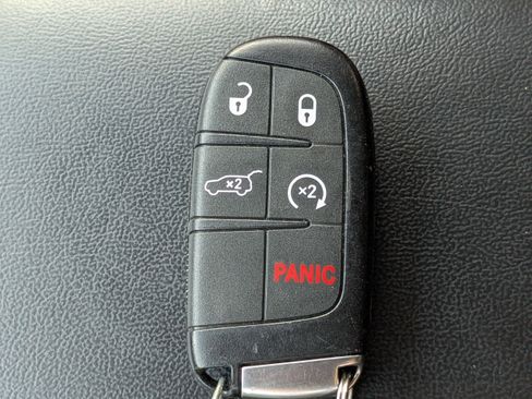 Used 2025 Dodge Durango GT image 38