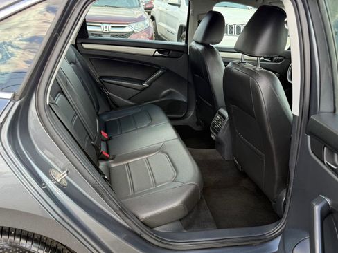 Used 2020 Volkswagen Passat 2.0T SE image 12