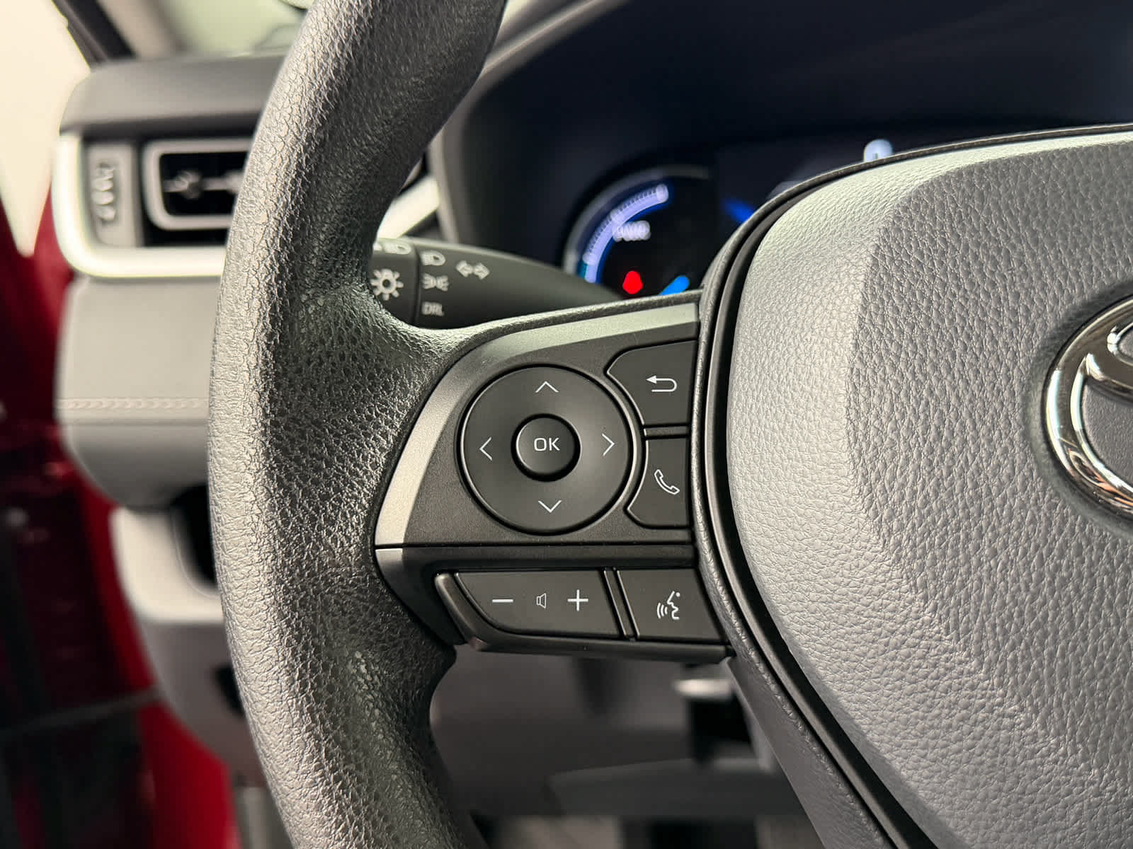 Used 2025 Toyota RAV4 LE AWD/4WD image 23