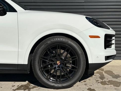 Certified 2025 Porsche Cayenne image 11