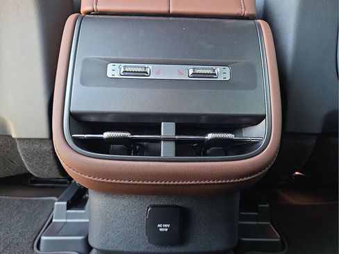 New 2026 Lincoln Nautilus Reserve AWD/4WD image 14