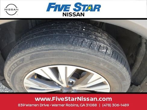 Used 2023 Nissan Rogue SV FWD image 12