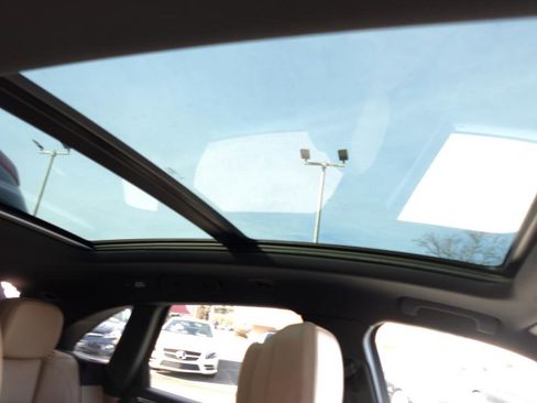 Used 2023 Porsche Macan image 14